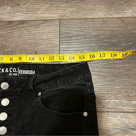 Sears Roebuck & Co. Women's Black Bermuda Shorts Size 12 - Picture 5 of 7